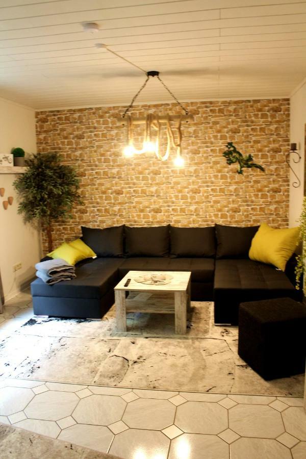 Ferienwohnung " Gecko 2 " Andernach Bagian luar foto