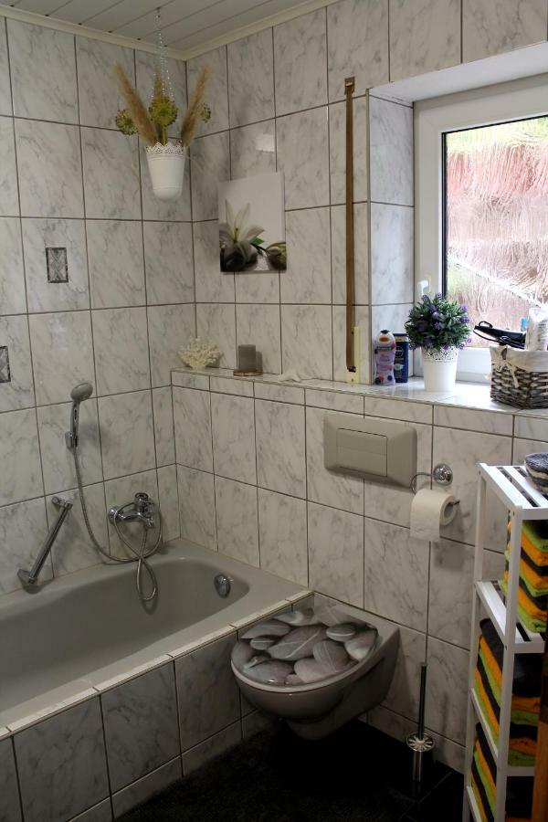Ferienwohnung " Gecko 2 " Andernach Bagian luar foto