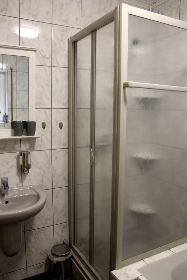 Ferienwohnung " Gecko 2 " Andernach Bagian luar foto